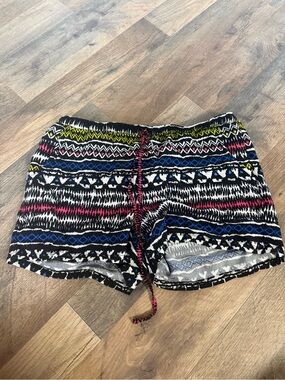 No Boundaries Multicolor Tribal Print Athletic Shorts